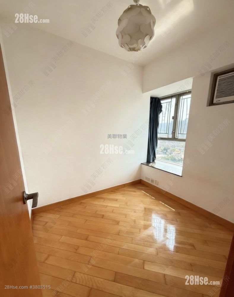 Yoho Town 售盘 2 房 , 1 浴室 422 平方尺