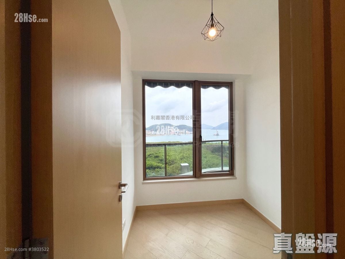 LP10 租盘 3 房 , 2 浴室 832 平方尺