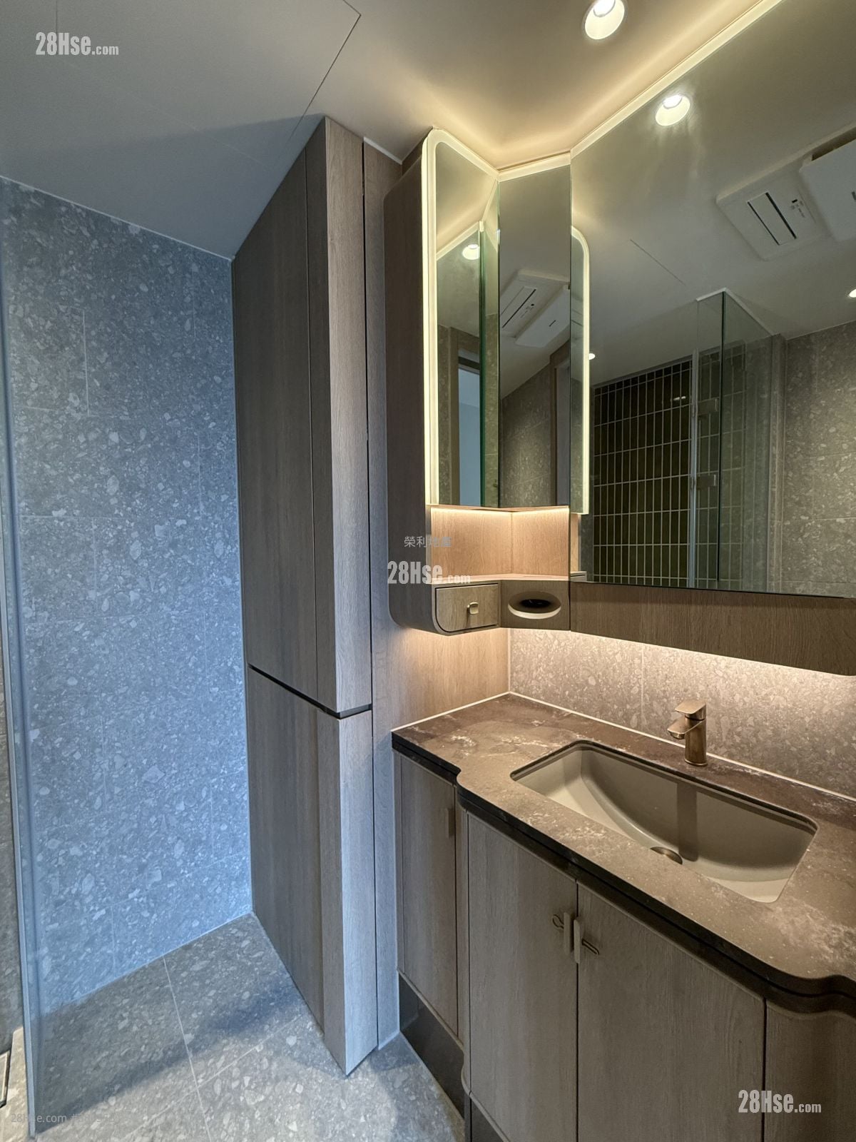 柏蔚森 租盘 3 房 , 2 浴室 560 平方尺