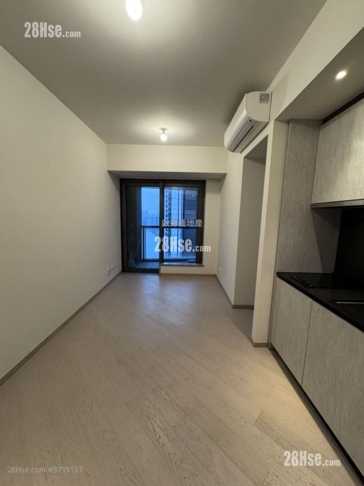 One Victoria Sell 2 Bedrooms , 1 Bathroom 445 ft²