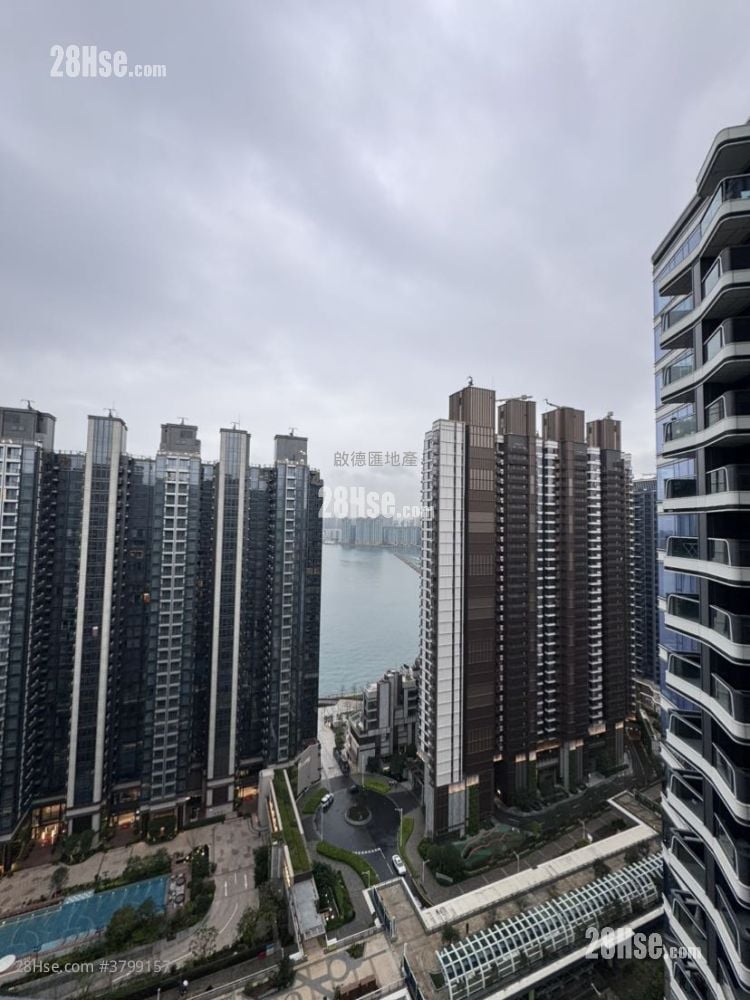 One Victoria Sell 2 Bedrooms , 1 Bathroom 445 ft²