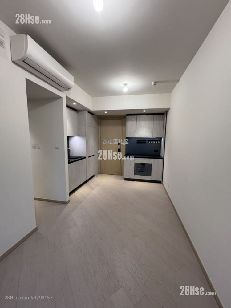 One Victoria Sell 2 Bedrooms , 1 Bathroom 445 ft²