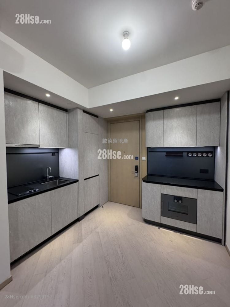 One Victoria Sell 2 Bedrooms , 1 Bathroom 445 ft²