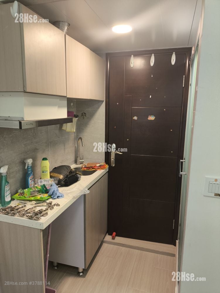 唐楼 租盘 1 房 , 1 浴室 100 平方尺