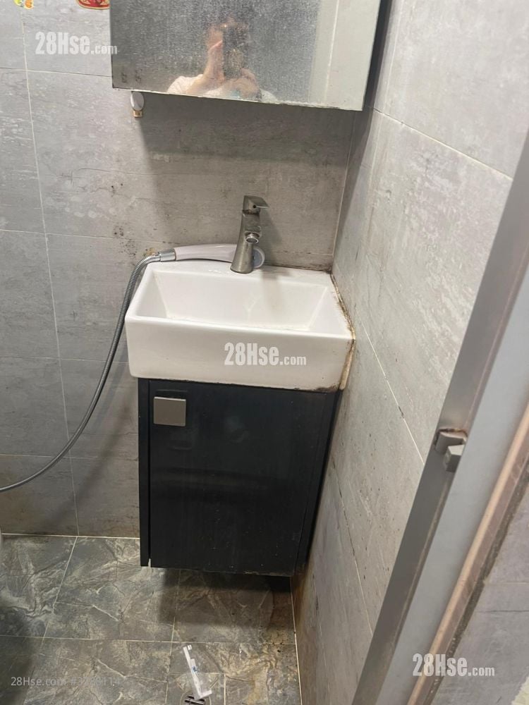 唐楼 租盘 1 房 , 1 浴室 100 平方尺