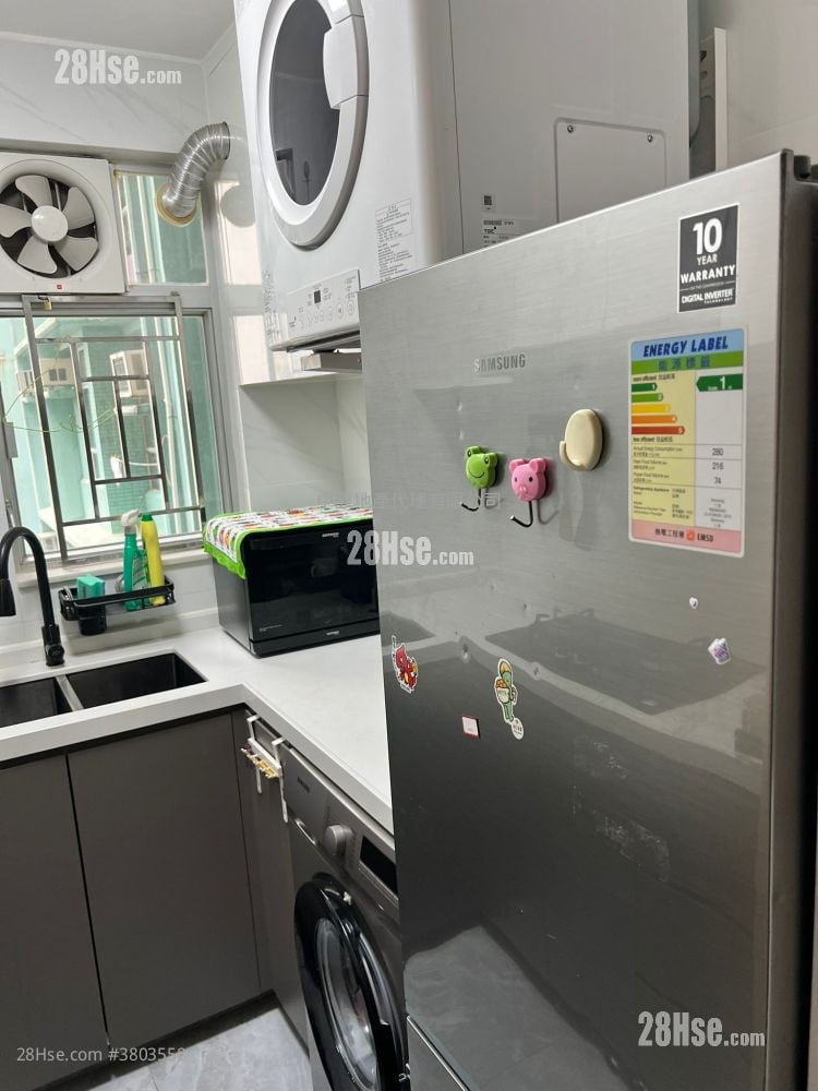 Kam Tai Court Sell 2 Bedrooms , 1 Bathroom 506 ft²