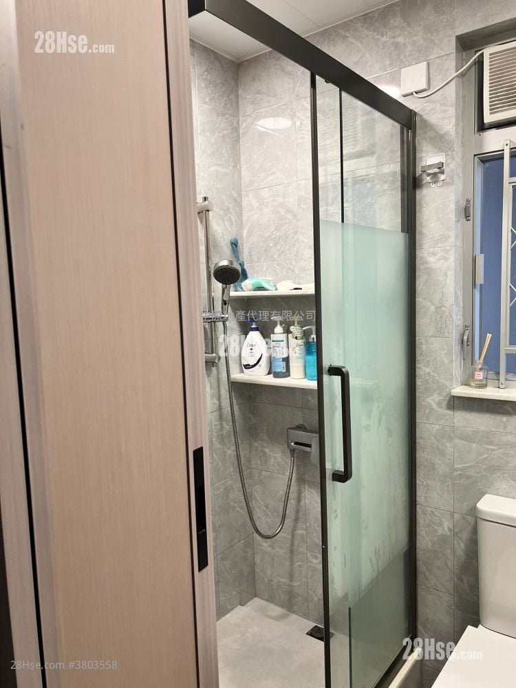 Kam Tai Court Sell 2 Bedrooms , 1 Bathroom 506 ft²