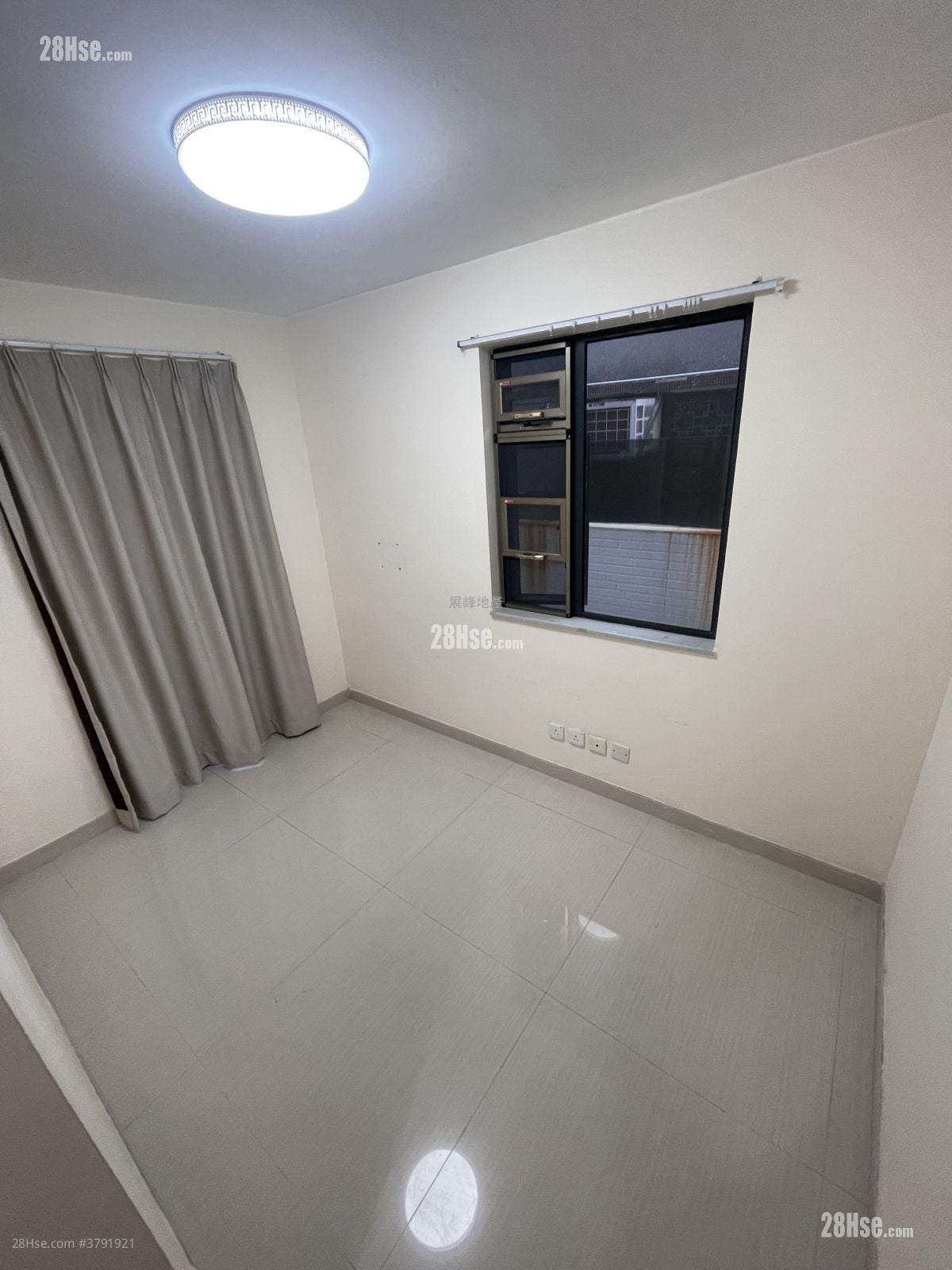 村屋 租盘 3 房 , 2 浴室 700 平方尺