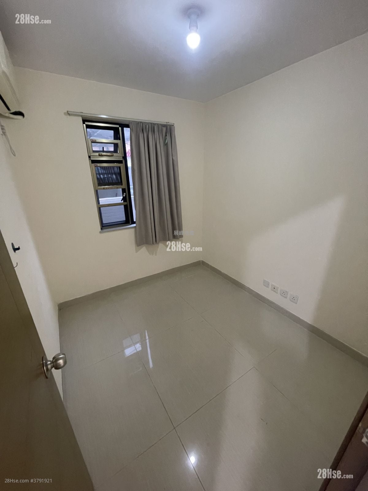 村屋 租盘 3 房 , 2 浴室 700 平方尺