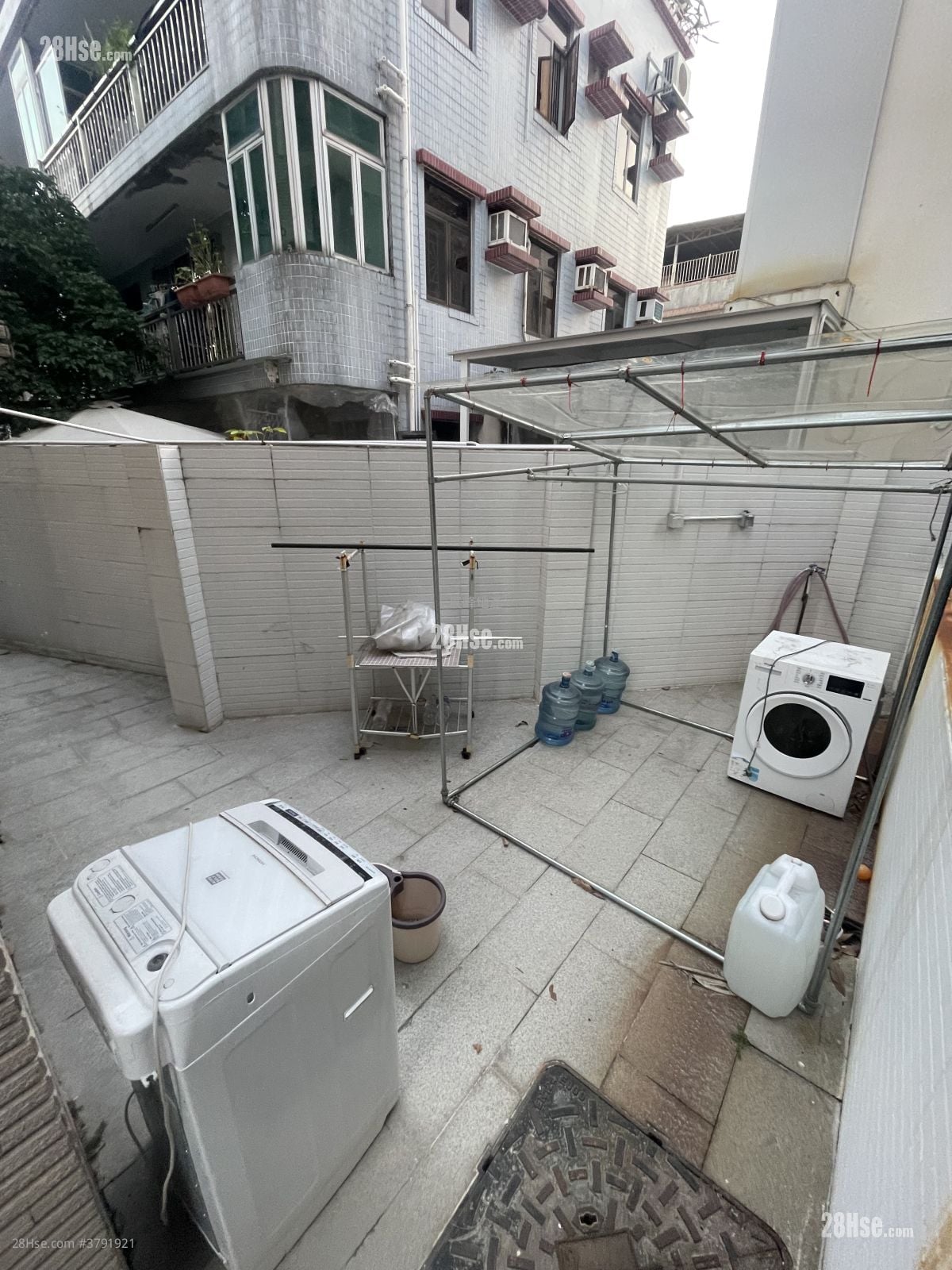 村屋 租盘 3 房 , 2 浴室 700 平方尺