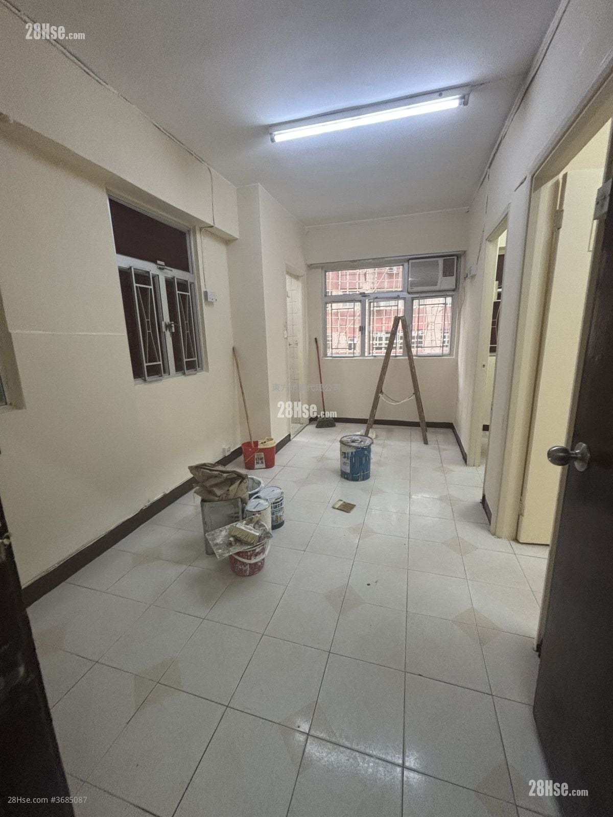 Honour Building Rental 2 Bedrooms , 1 Bathroom 287 ft²