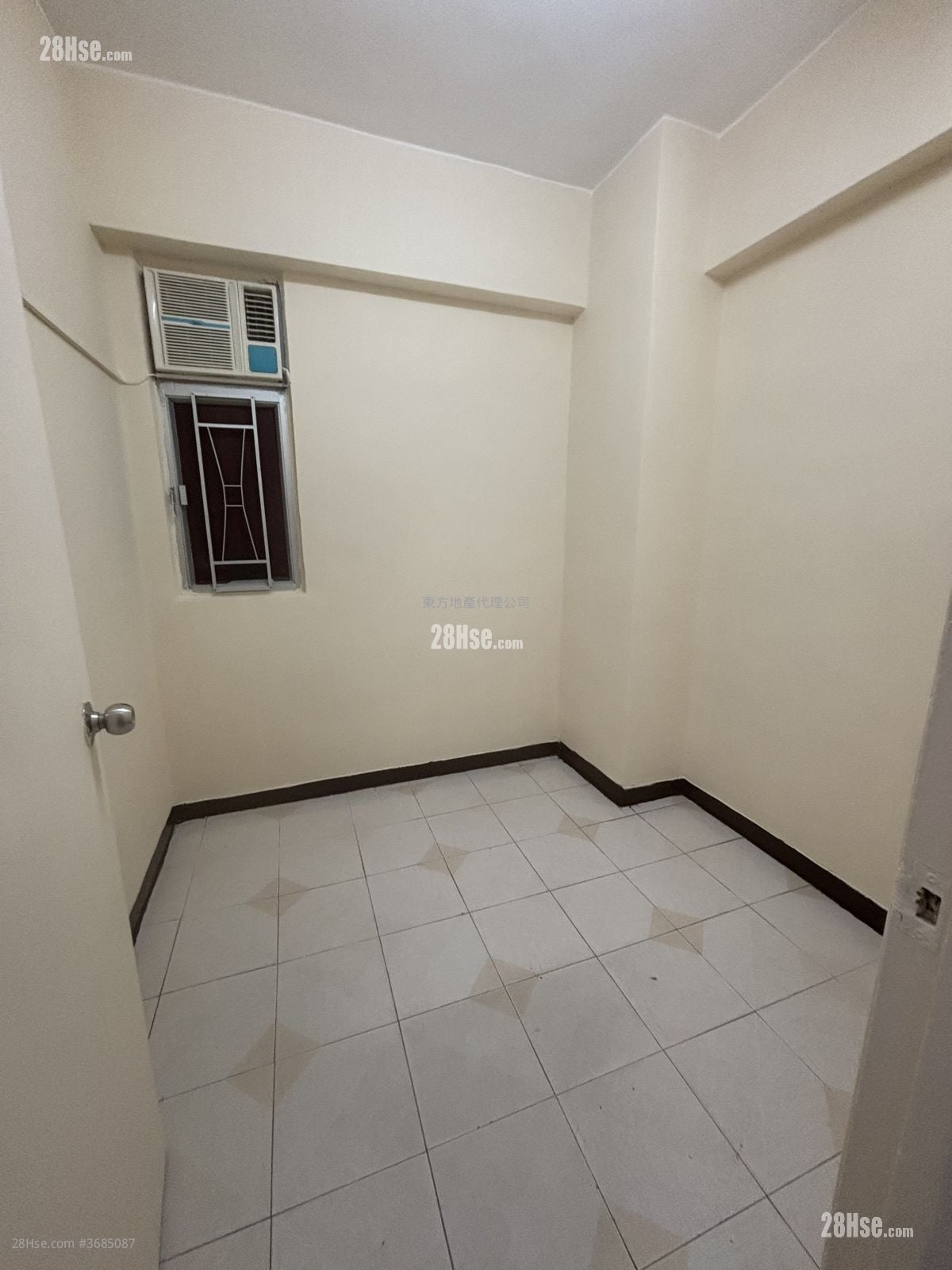 Honour Building Rental 2 Bedrooms , 1 Bathroom 287 ft²