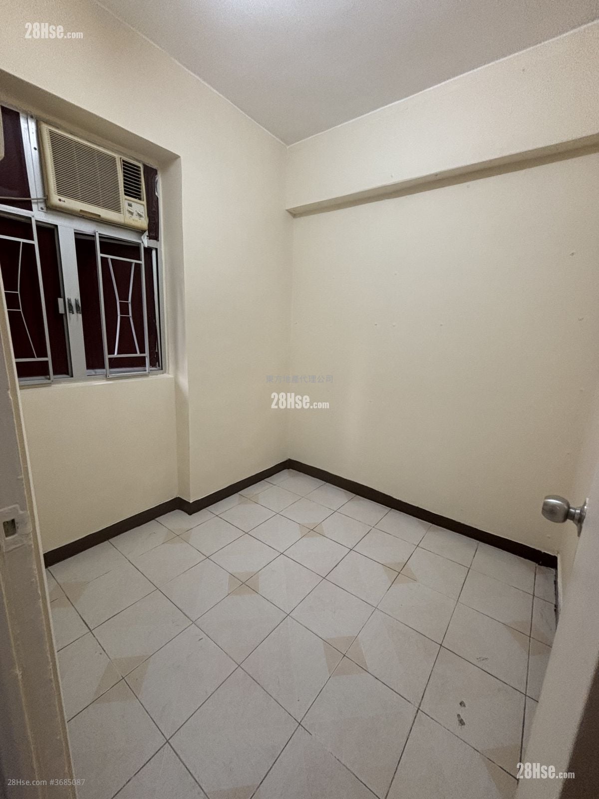 Honour Building Rental 2 Bedrooms , 1 Bathroom 287 ft²
