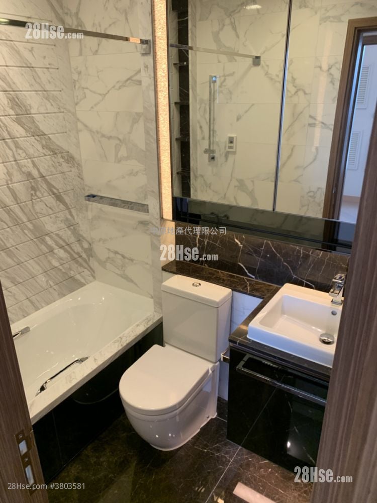 浴室: Grand YOHO 售盘 4 房 , 3 浴室 907 平方尺