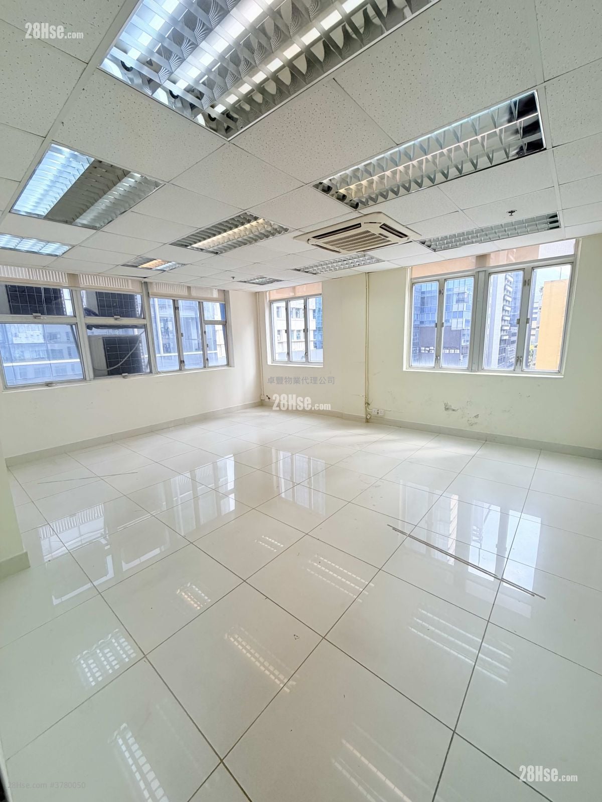 益大工业大厦 租盘 开放式间隔 300 平方尺