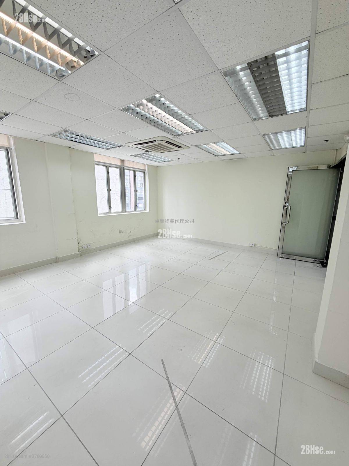 益大工业大厦 租盘 开放式间隔 300 平方尺