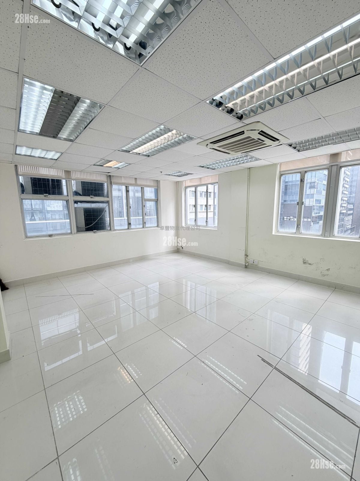 益大工业大厦 租盘 开放式间隔 300 平方尺