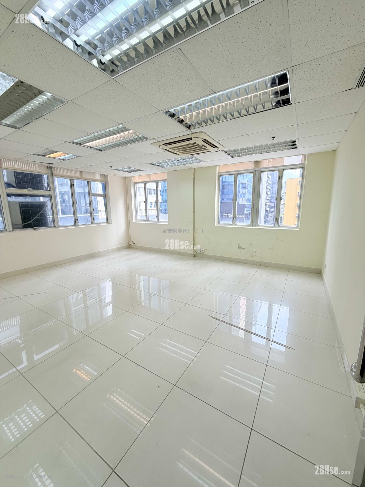 益大工业大厦 租盘 开放式间隔 300 平方尺