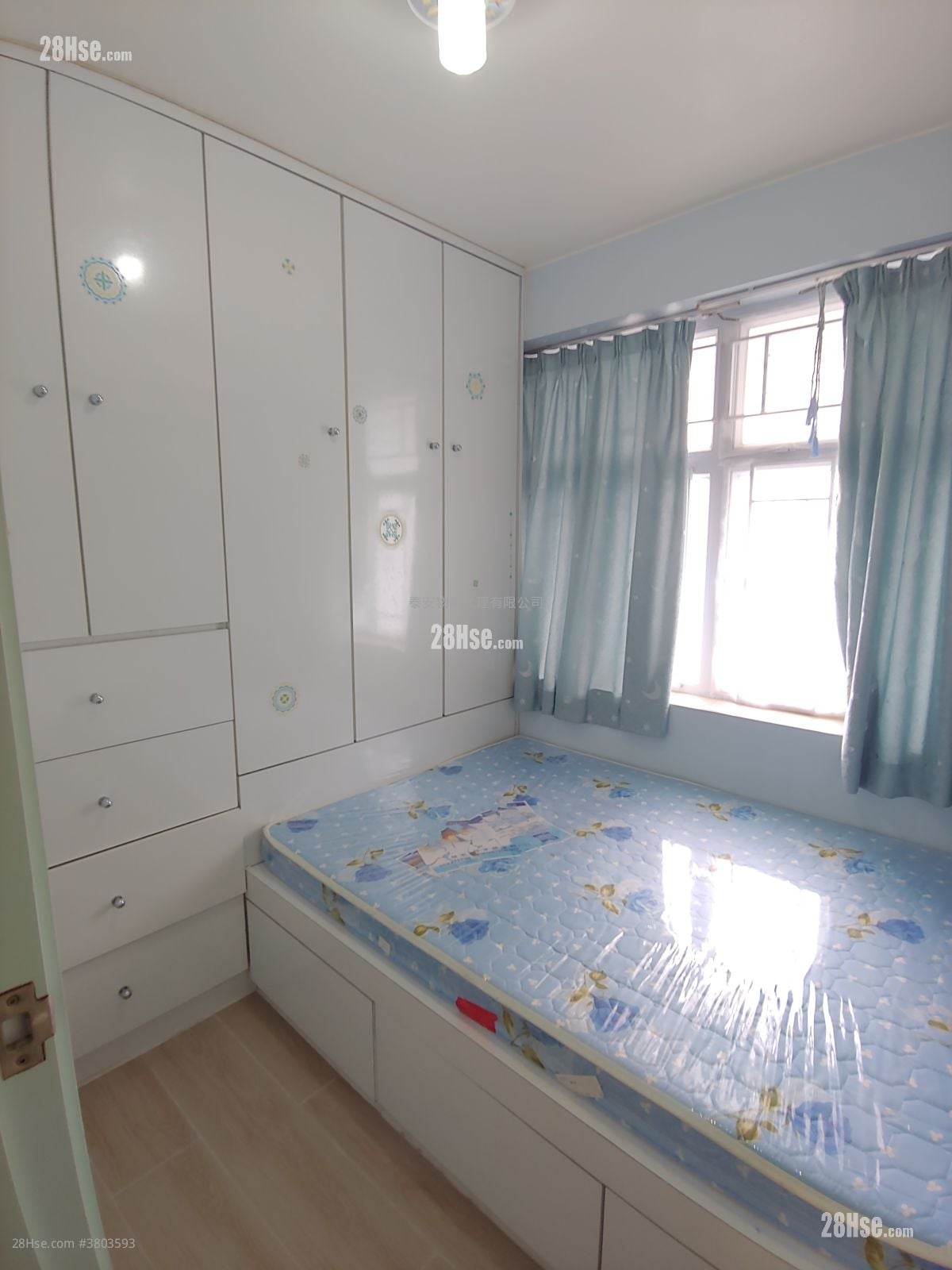 村屋 售盘 2 房 , 1 浴室