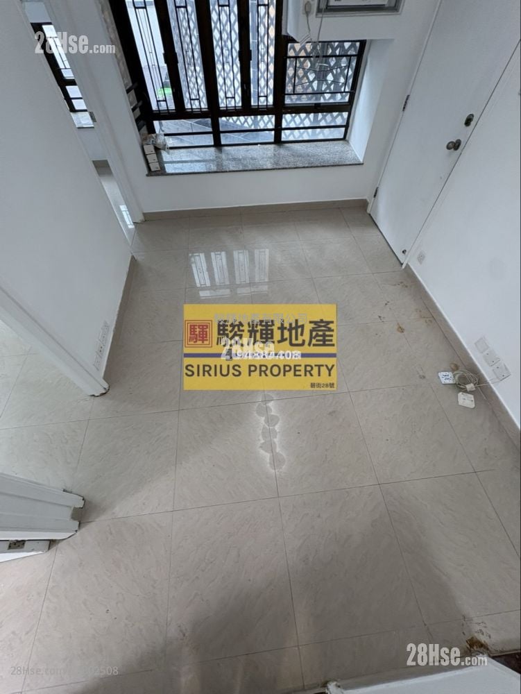 Royal Building Rental 3 Bedrooms , 1 Bathroom 2,000 ft²