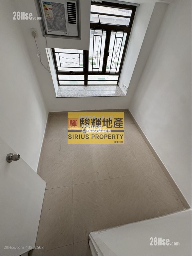 Royal Building Rental 3 Bedrooms , 1 Bathroom 2,000 ft²