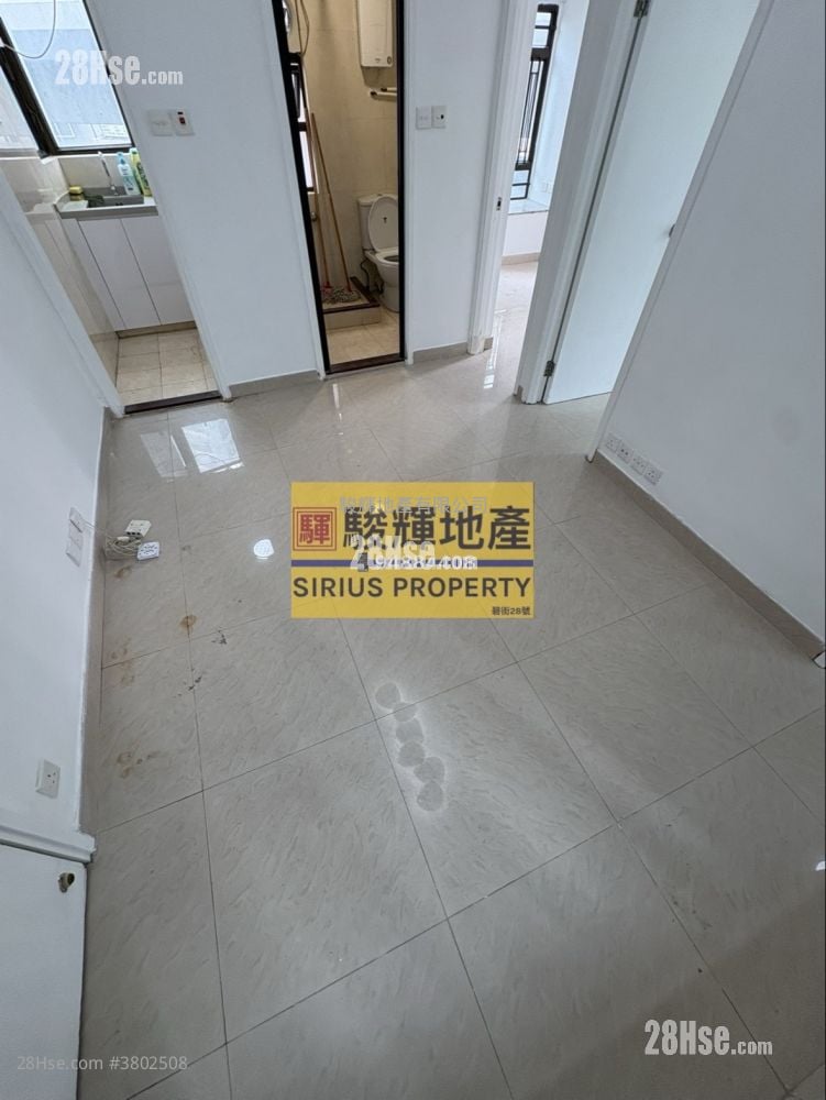 Royal Building Rental 3 Bedrooms , 1 Bathroom 2,000 ft²