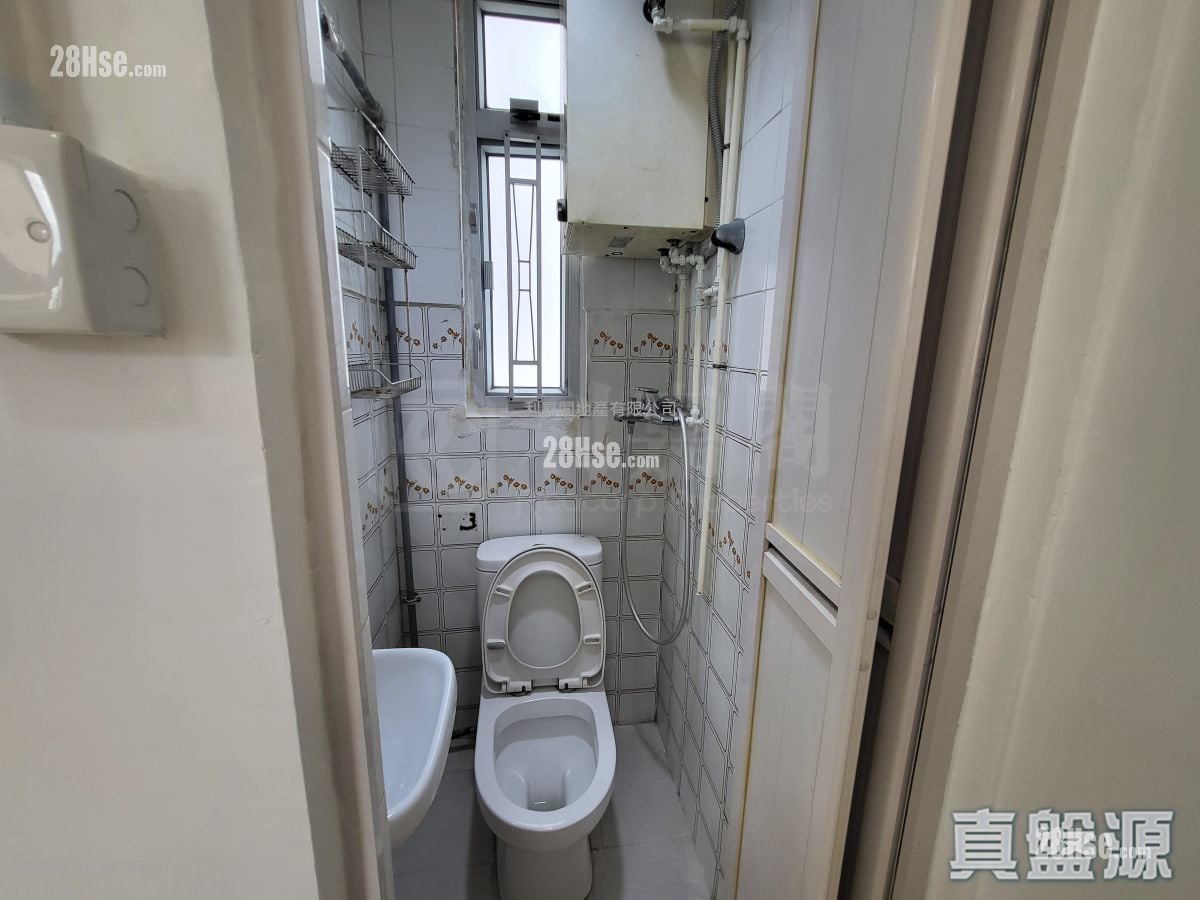 Shun Fat Building Sell 1 Bedroom , 1 Bathroom 159 ft²