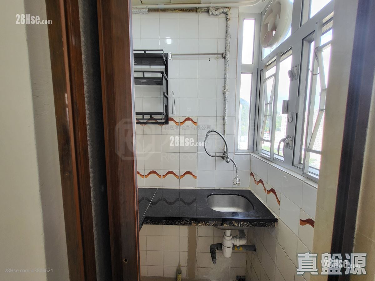 Shun Fat Building Sell 1 Bedroom , 1 Bathroom 159 ft²