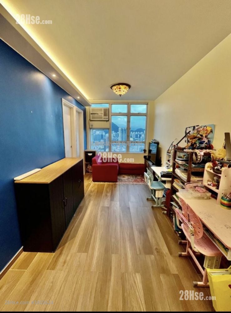 Kwun Tak Court Sell 3 Bedrooms , 1 Bathroom 443 ft²