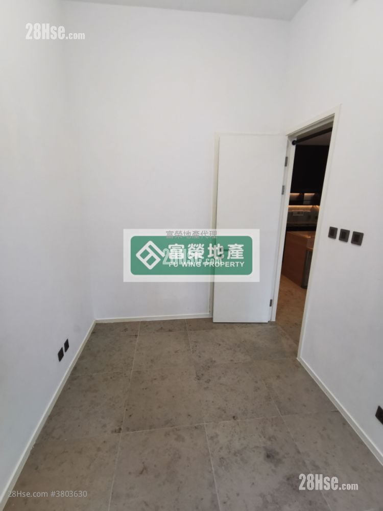 Skypark Sell 1 Bedroom , 1 Bathroom 404 ft²