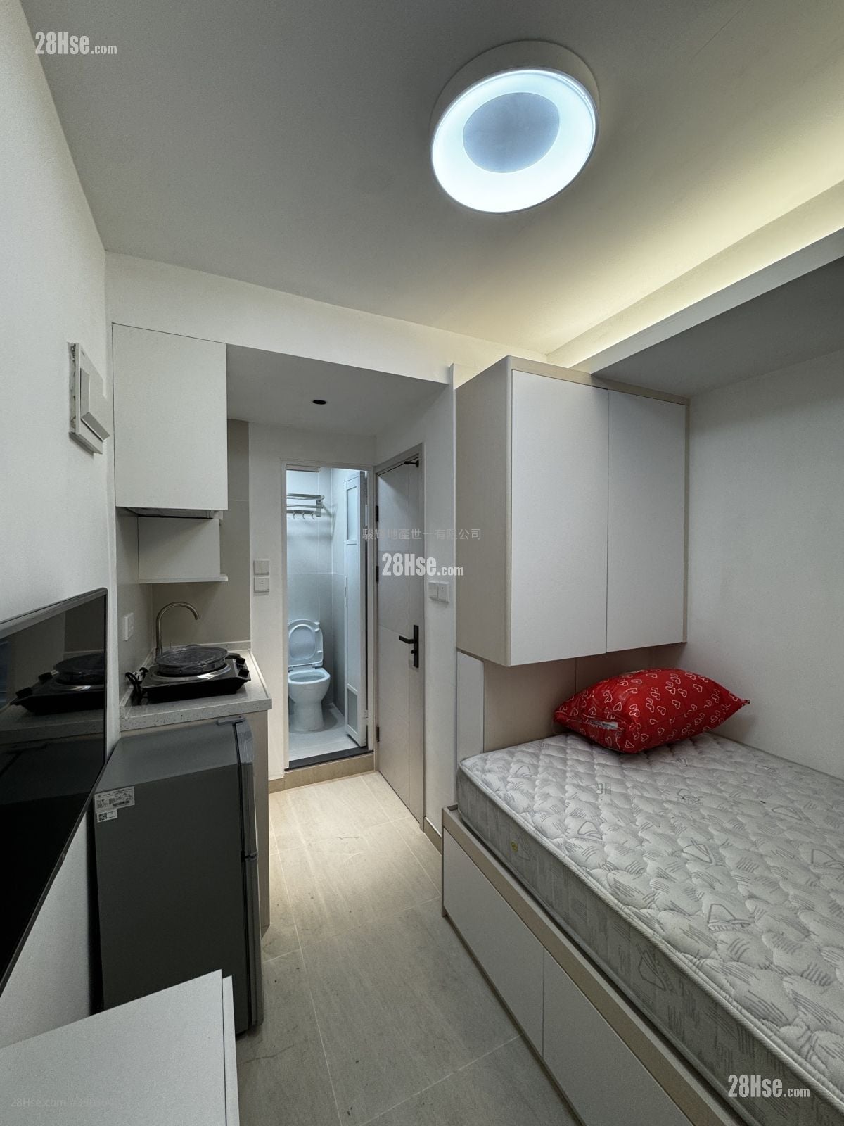Man Ying Building Rental Studio , 1 Bathroom 565 ft²