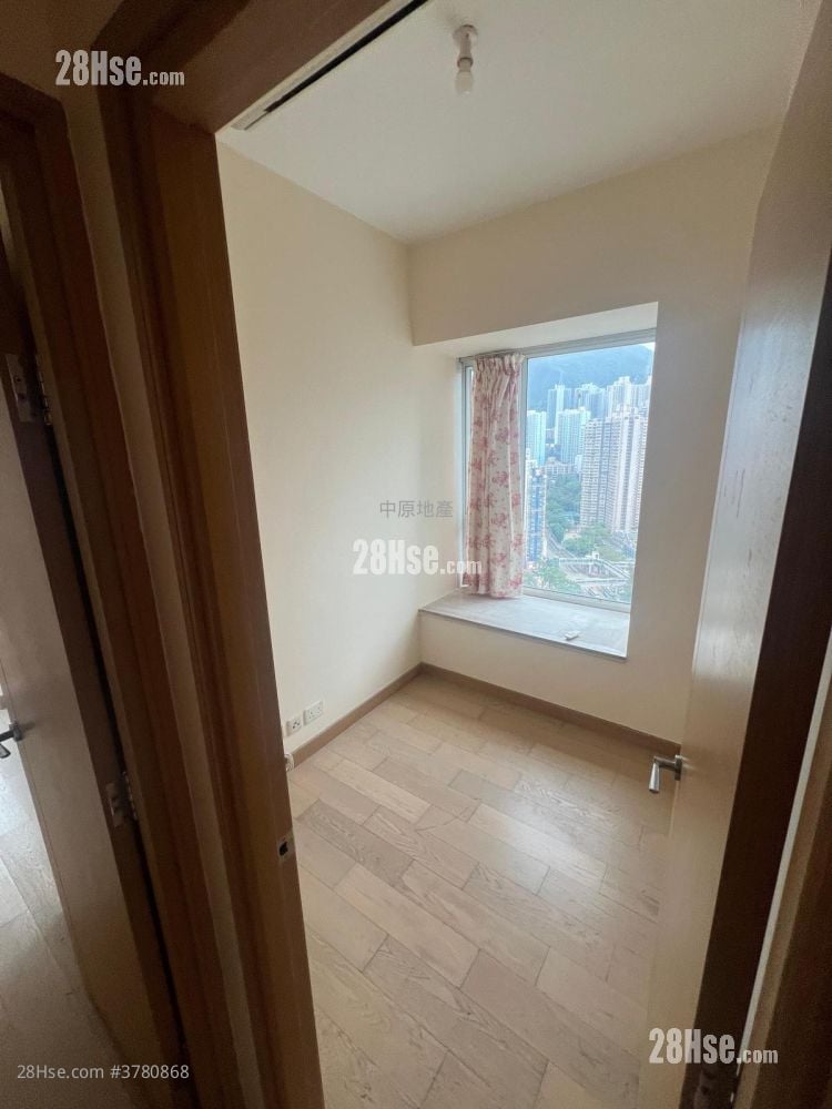 Lions Rise Sell 2 Bedrooms 567 ft²