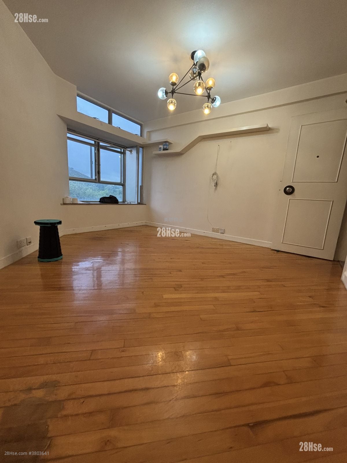 Kingswood Villas Sell 3 Bedrooms , 2 Bathrooms 623 ft²