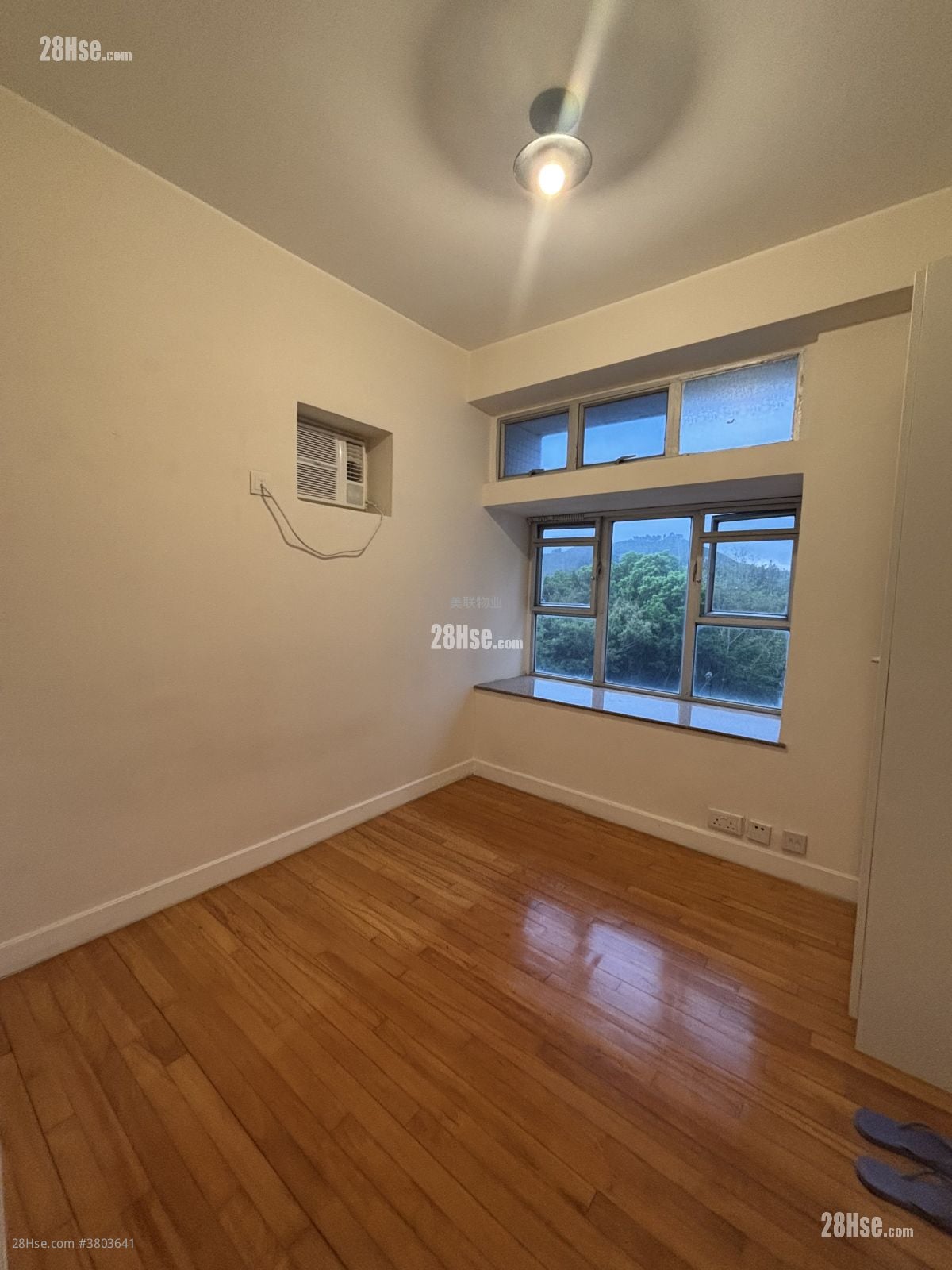 Kingswood Villas Sell 3 Bedrooms , 2 Bathrooms 623 ft²