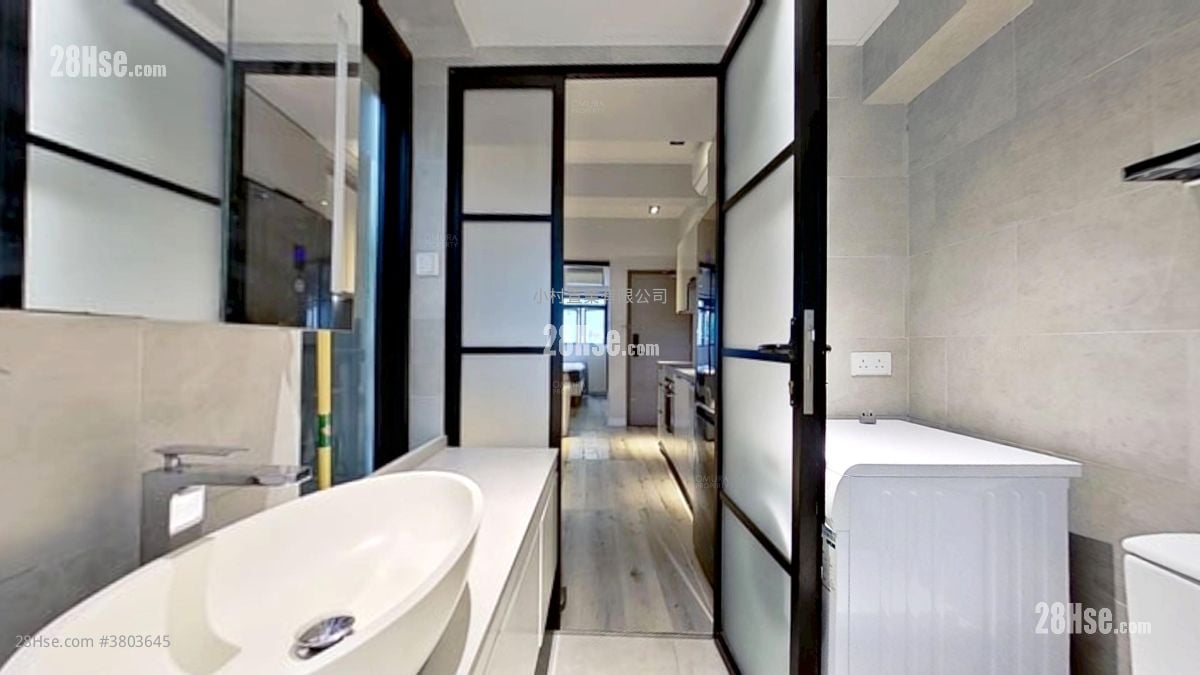 浴室: 华里6-7号 租盘 1 房 , 1 浴室 368 平方尺