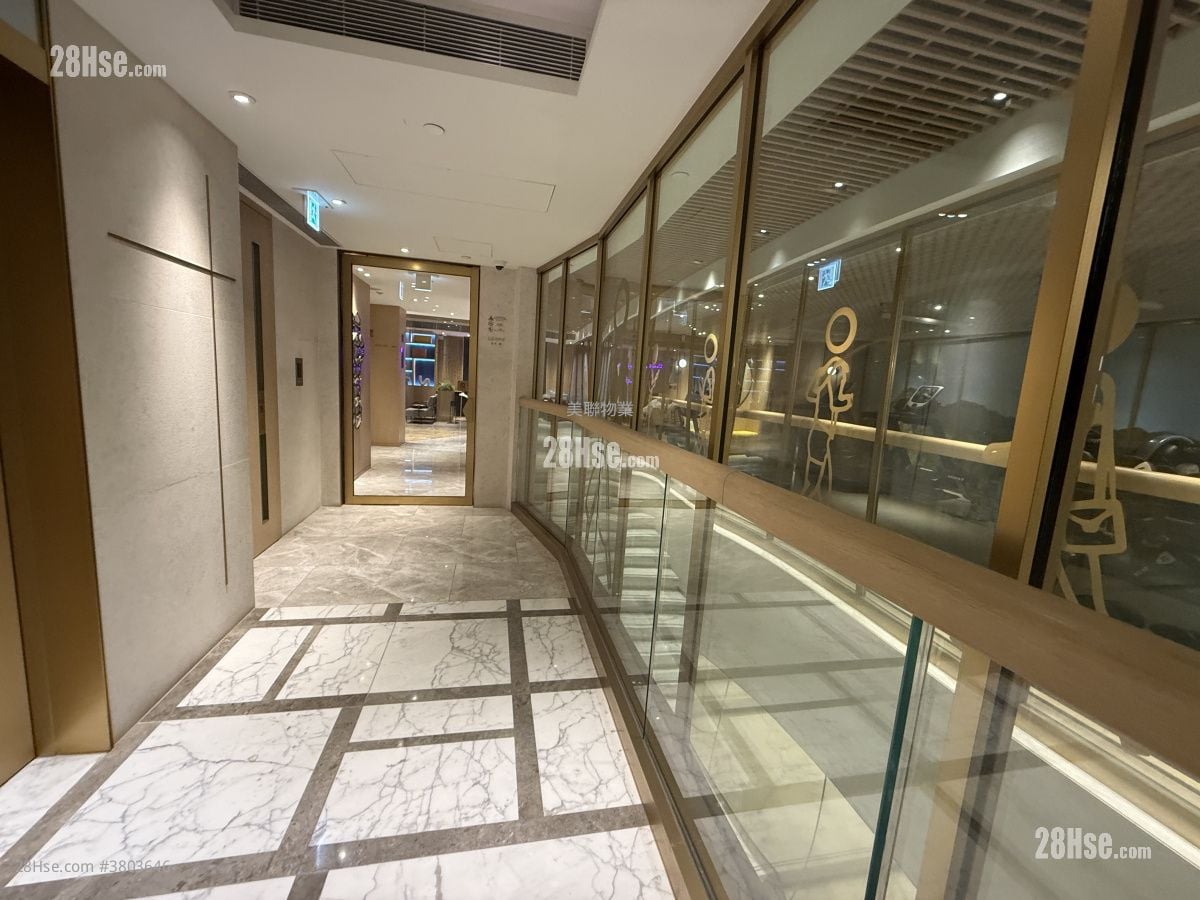 高临 租盘 3 房 , 1 浴室 569 平方尺