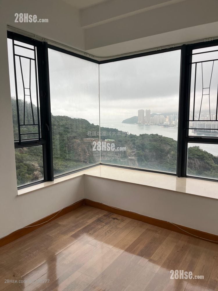 Canaryside Rental 3 Bedrooms , 2 Bathrooms 666 ft²