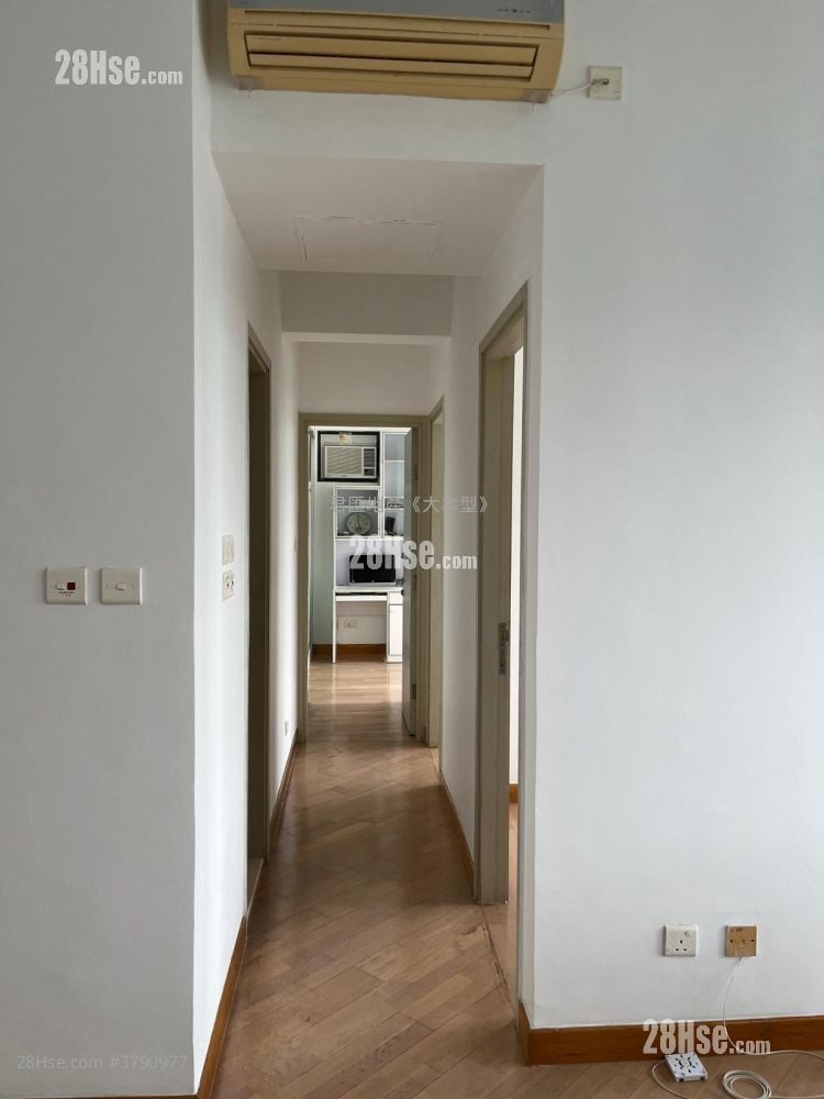 Canaryside Rental 3 Bedrooms , 2 Bathrooms 666 ft²