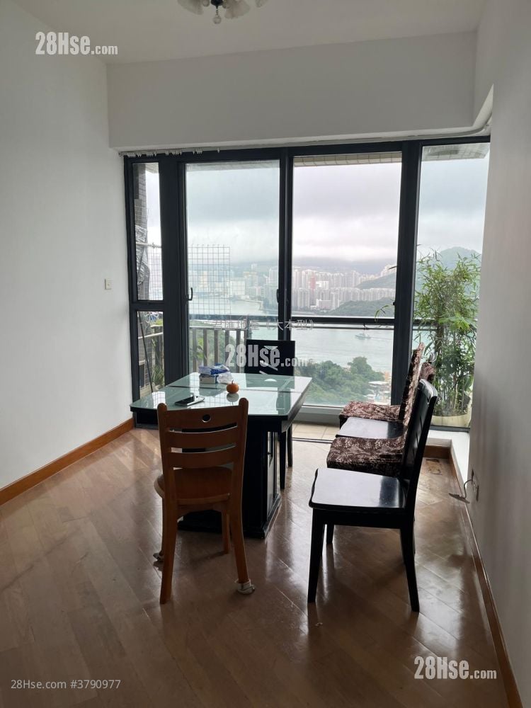 Canaryside Rental 3 Bedrooms , 2 Bathrooms 666 ft²