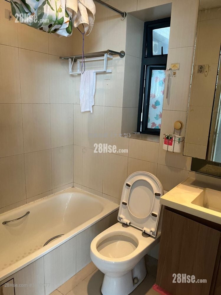 Canaryside Rental 3 Bedrooms , 2 Bathrooms 666 ft²