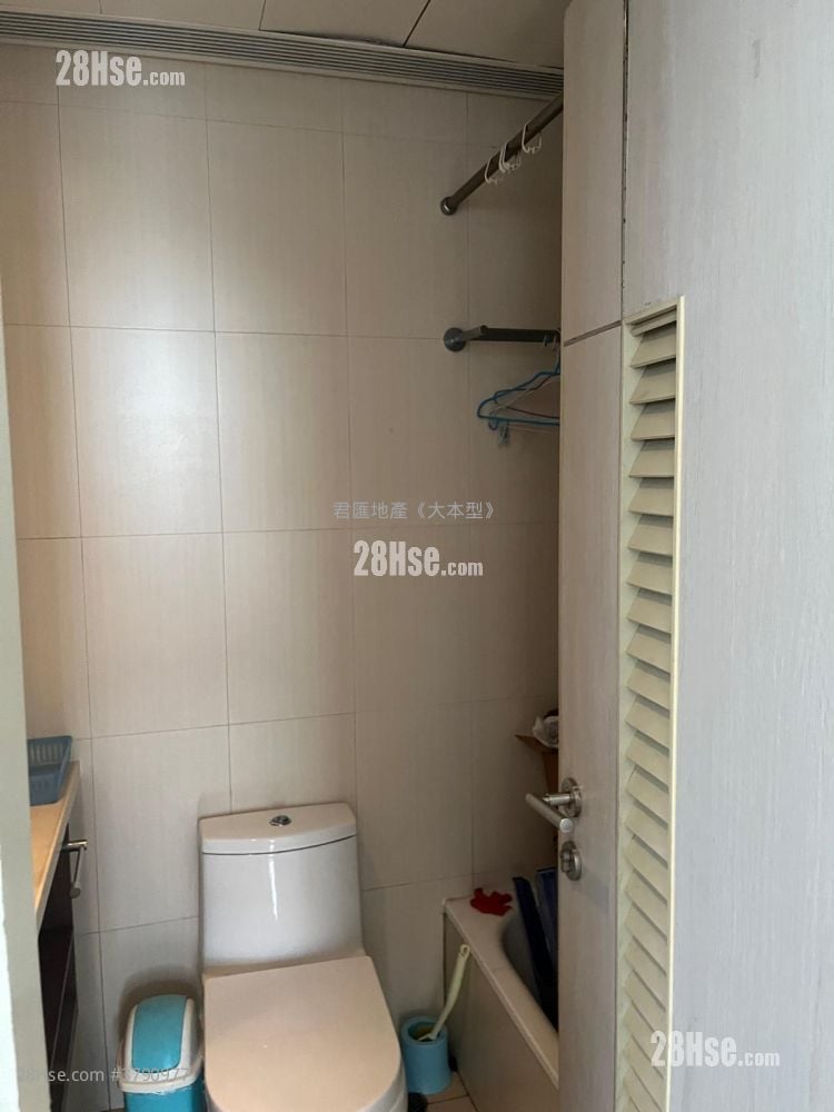 Canaryside Rental 3 Bedrooms , 2 Bathrooms 666 ft²