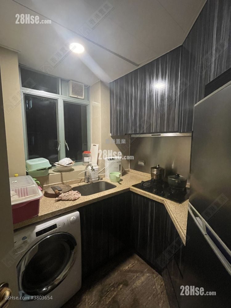 The Victoria Towers Sell 2 Bedrooms 457 ft²