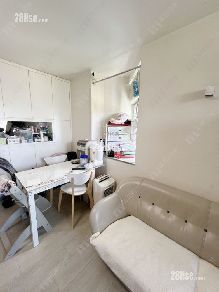 King Shing Court Sell 2 Bedrooms , 1 Bathroom 438 ft²