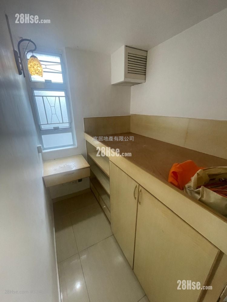 Eastland Towers Rental 3 Bedrooms , 1 Bathroom 421 ft²