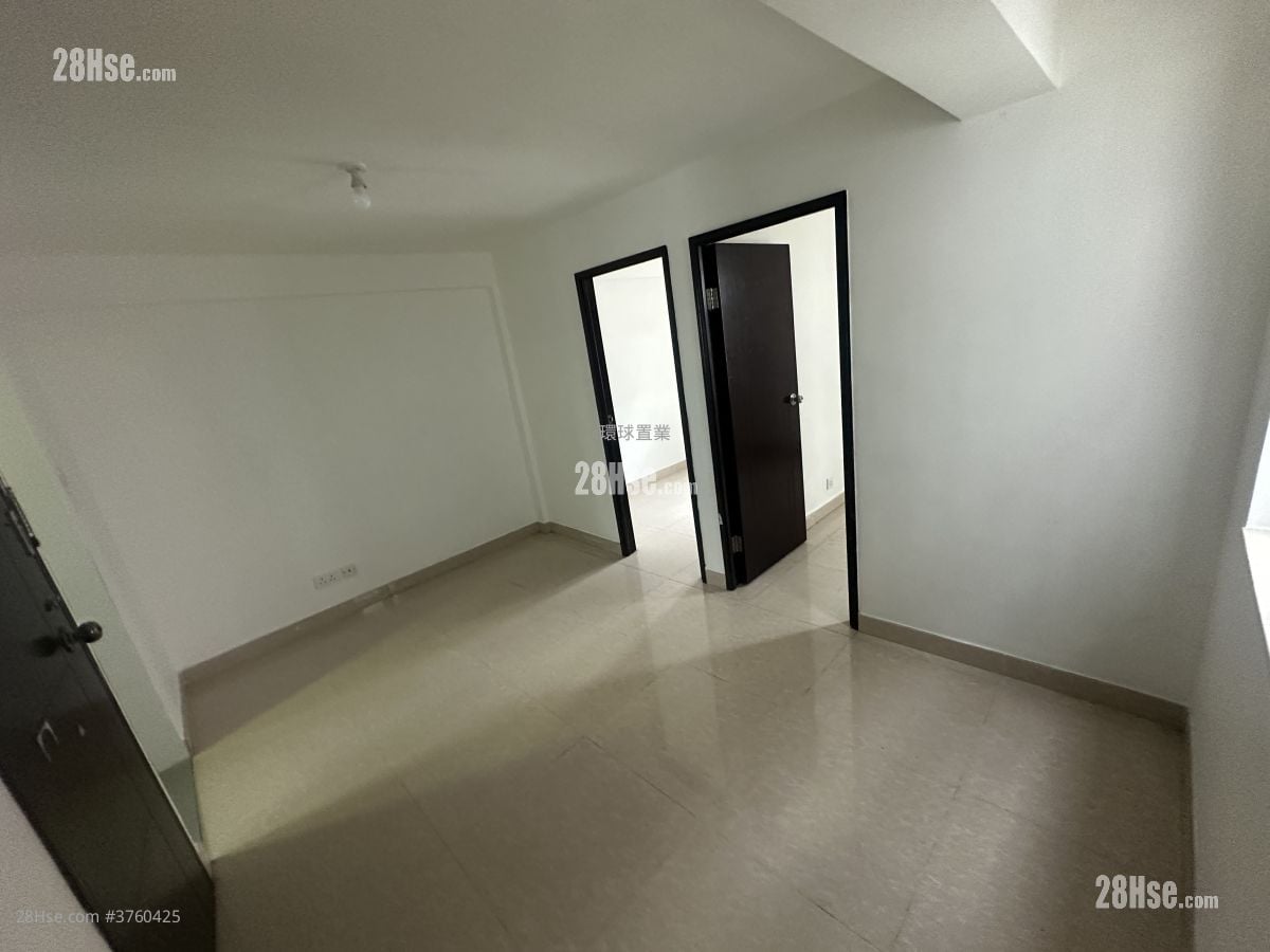 Fanling Wai Rental 2 Bedrooms , 1 Bathroom 320 ft²