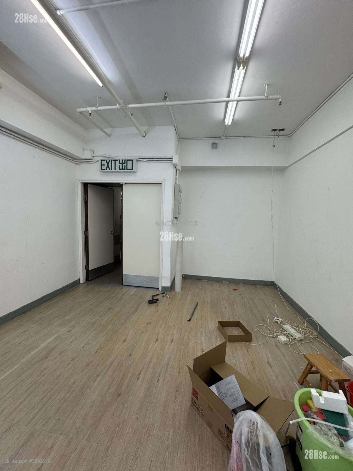 华创中心 租盘 444 平方尺