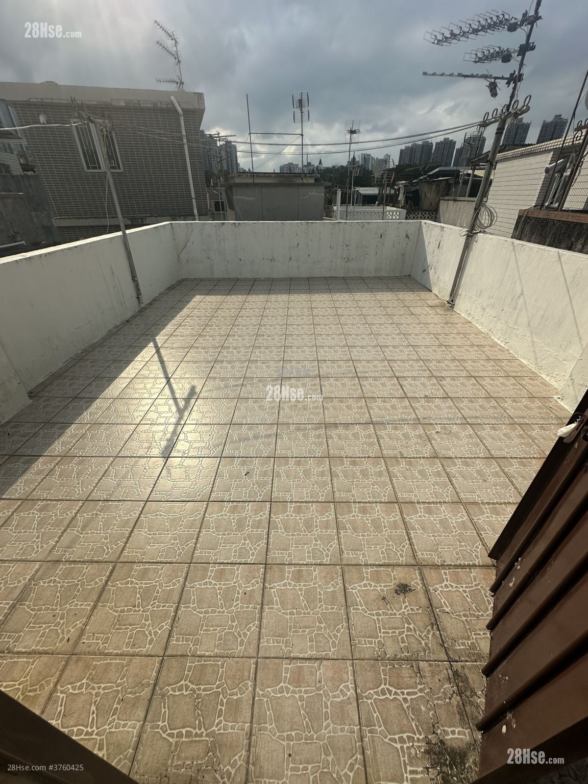 Fanling Wai Rental 2 Bedrooms , 1 Bathroom 320 ft²