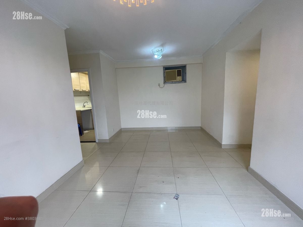 Riviera Gardens Rental 2 Bedrooms , 1 Bathroom 510 ft²