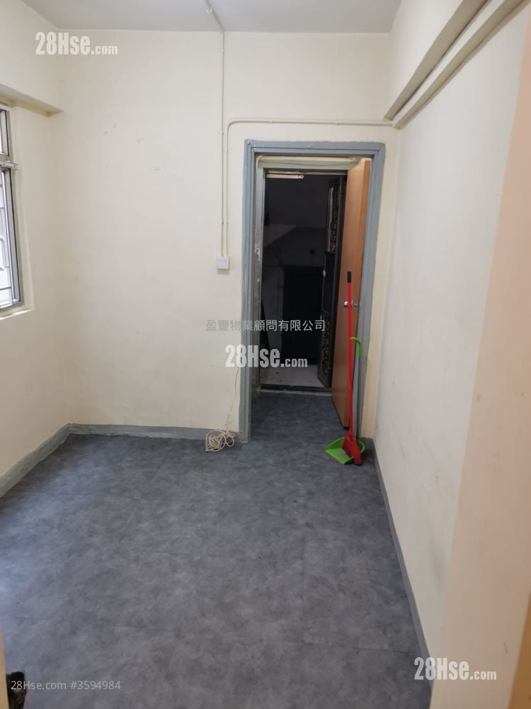 252 Lockhart Road Sell 1 Bedroom , 1 Bathroom 226 ft²