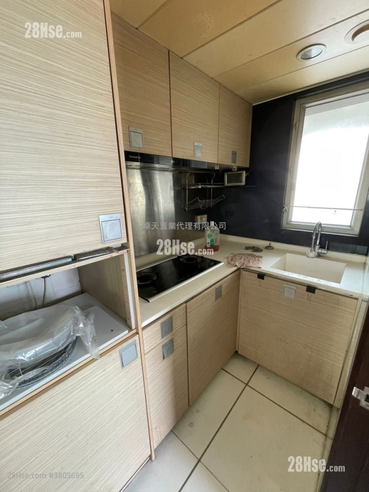 Grand Waterfront Sell 2 Bedrooms , 1 Bathroom 384 ft²